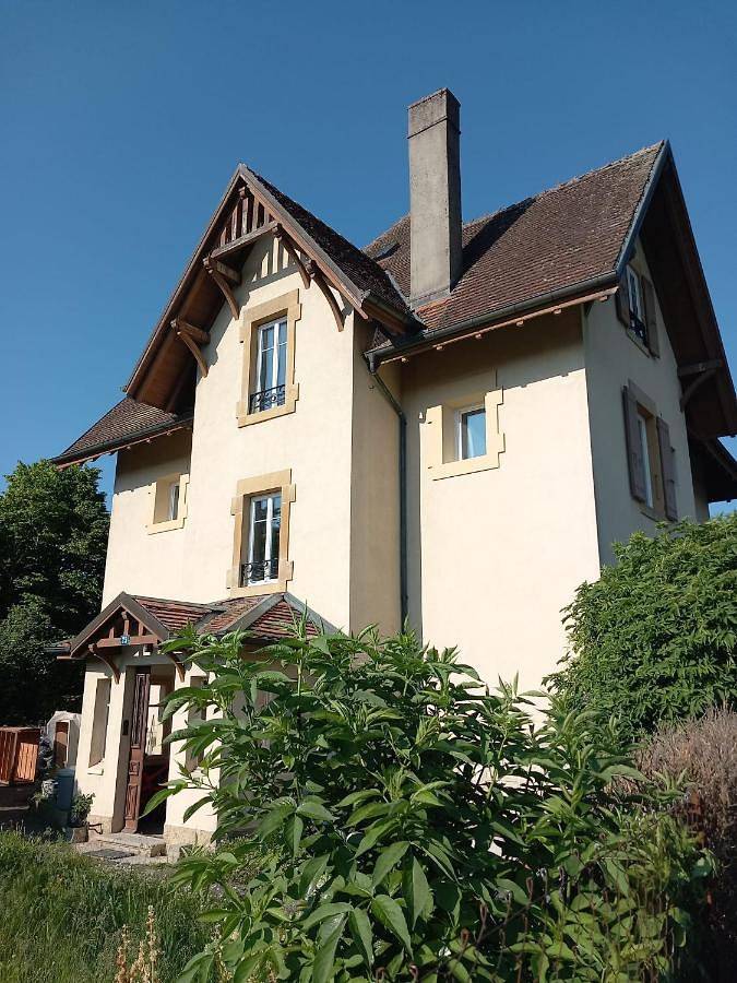 Charmettes in Neuchâtel, Lake Neuchâtel