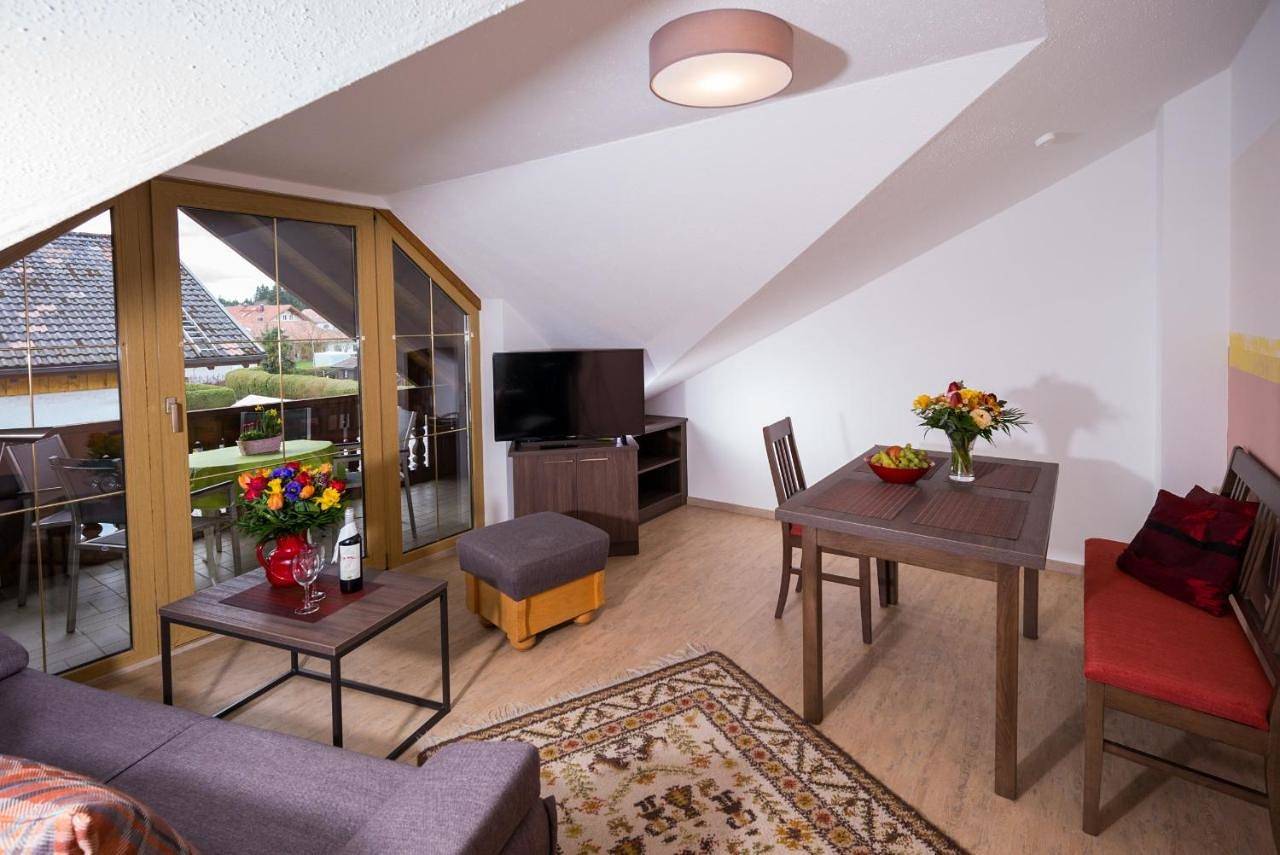 Ganze Wohnung, Apartment with Balcony in Obing, Landkreis Traunstein