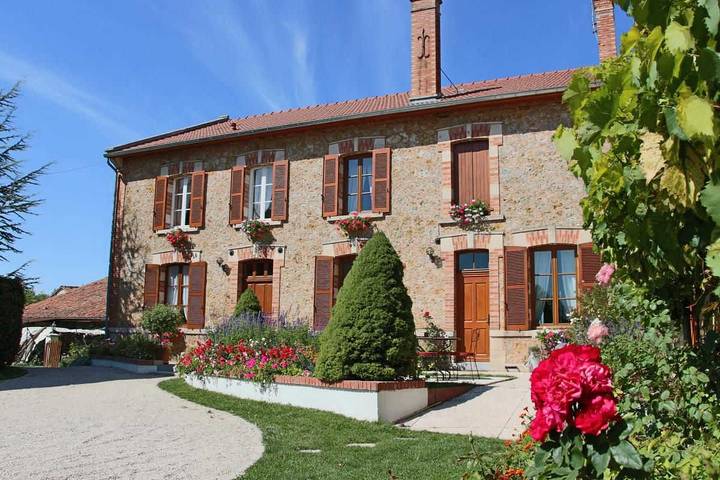 Location de vacances pour 3 personnes, avec Jacuzzi et Terrasse ainsi que Jardin et Piscine dans Marne - 3