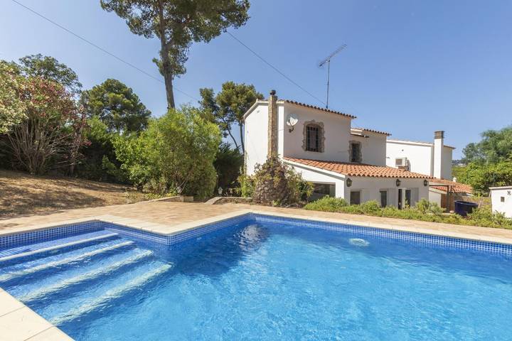 Casa rural para 6 personas, con terraza además de jardín y vistas en Palafrugell - 2
