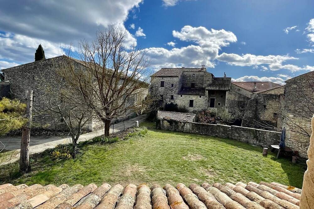 Cottage near Barjac in Saint-Privat-de-Champclos, Alès region