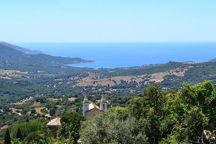 Location de vacances pour 4 personnes, avec Terrasse et Jardin à Sari-d'Orcino