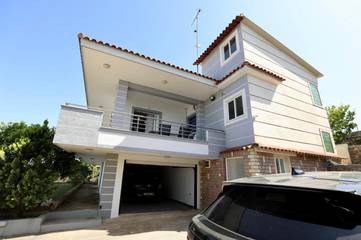 Gîte pour 4 personnes, avec jardin et vue, adapté aux familles à Saranda