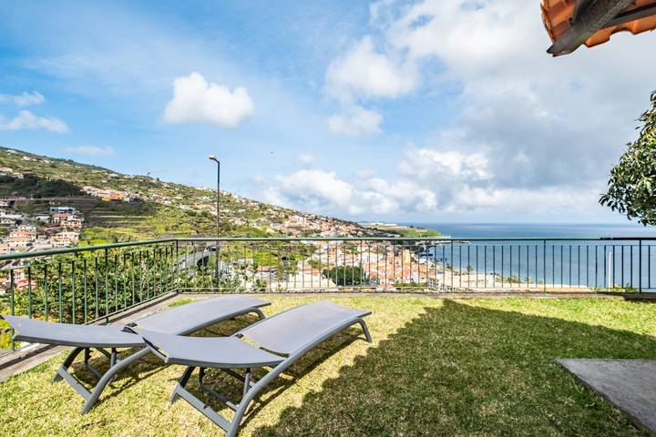 Sea View Villa by Homie in Santa Cruz (Madeira), Madeira