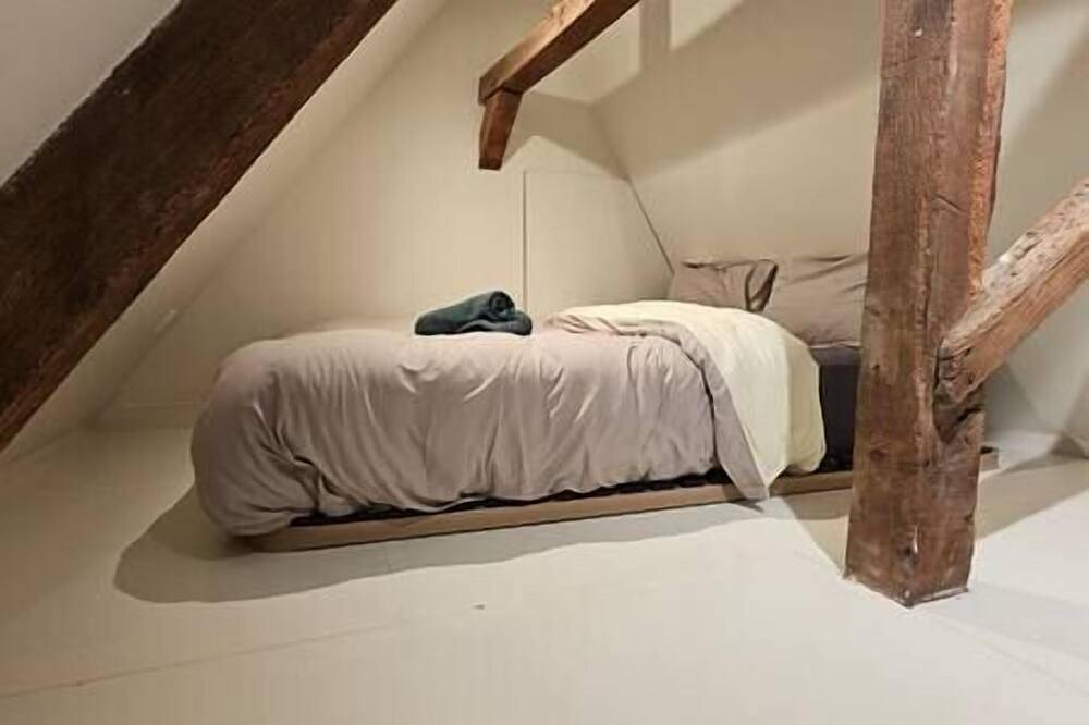 Entire apartment, Le perchoir, studio avec mezzanine in Arras, Arras region