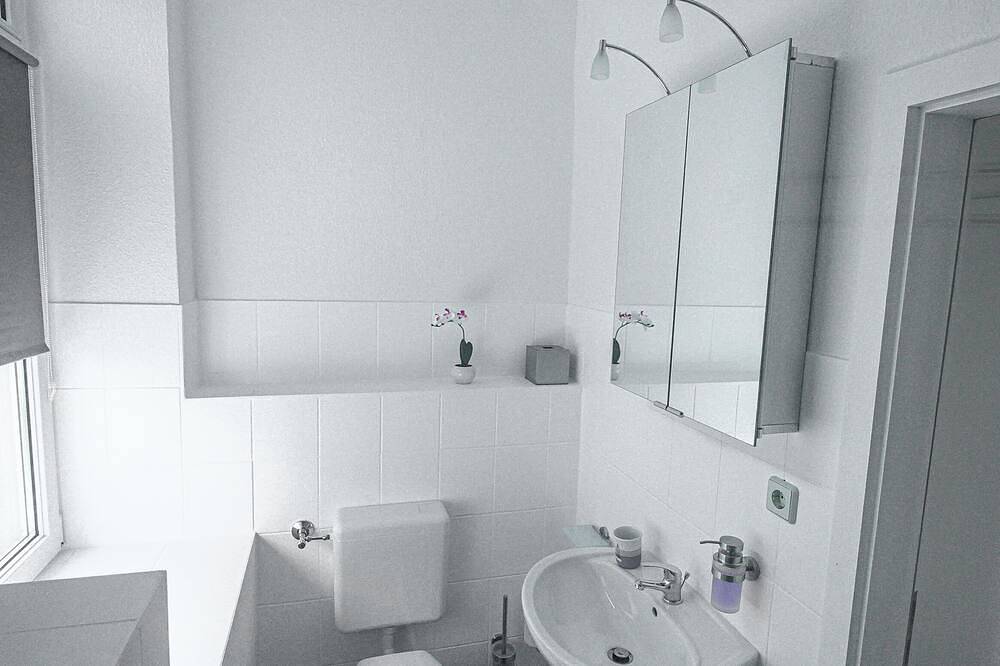 Ganze Wohnung, Kleine, ruhig gelegene Ferienwohnung in Plauen in Plauen, Chemnitz und Umgebung