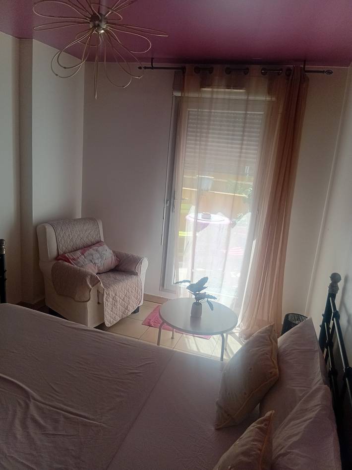 Apartamento entero, Apartamento 'Le Village' con terraza privada, balcón y wifi in Marsella, Marsella region