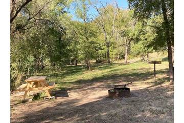 Camping for 5 Guests in Burnet County, Picture 1