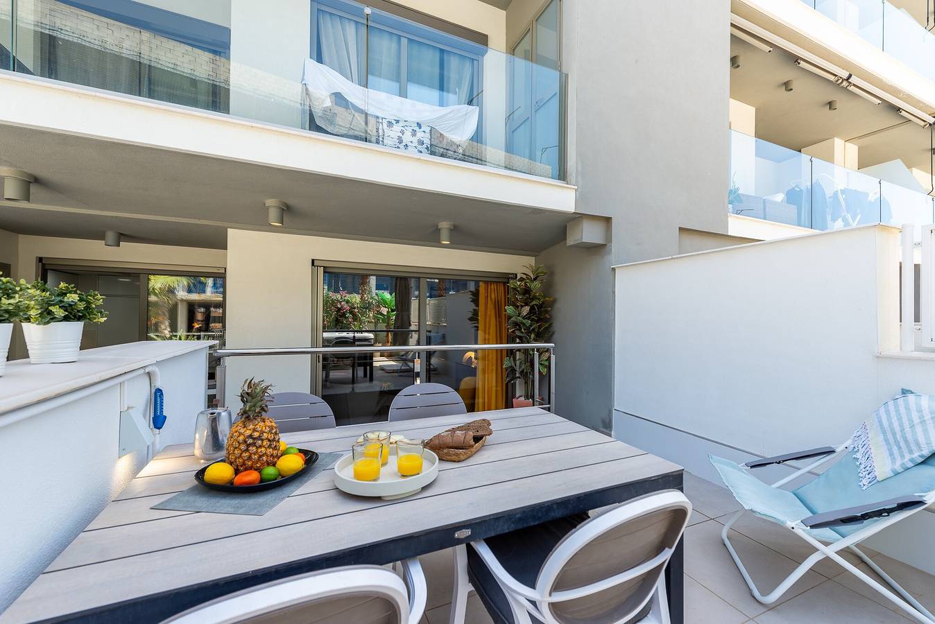 Geheel appartement, Appartement 'Luxe Twee Bed' met Privé Terras, Wifi en Airconditioning in Torrox Costa, Torrox