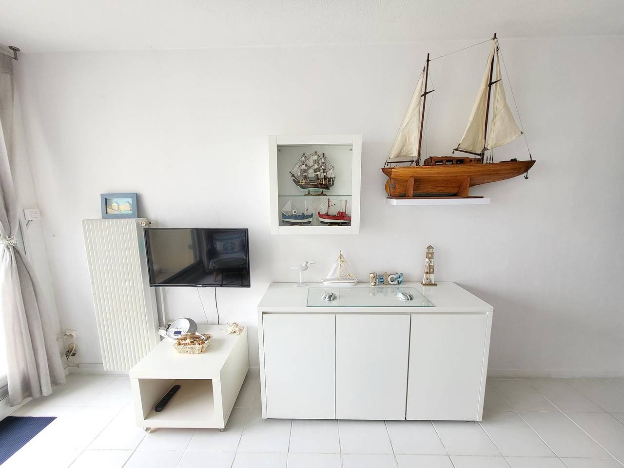 Appartement entier, Studio avec balcon face mer, parking et proche centre, aux Sables-d'Olonne in Les Sables-d'Olonne, Vendée