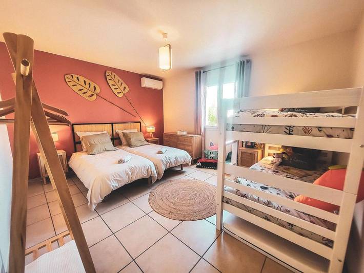 Location de vacances pour 8 personnes, avec jardin et piscine à Laurens - 3