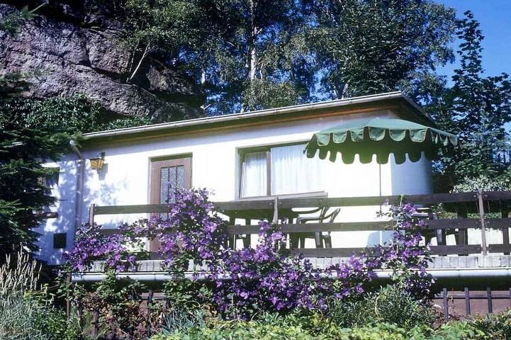 Ferienhaus für 4 Personen, mit Whirlpool und Terrasse sowie Garten in Pfaffendorf