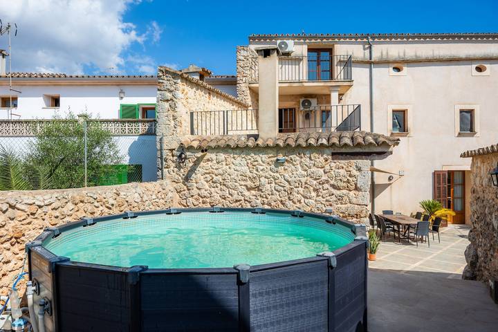 Casa de vacaciones 'Pina' con vistas a la montaña, piscina privada y Wi-Fi in Pina (Mallorca), Algaida