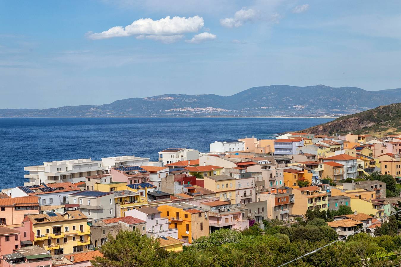 Ganze Wohnung, Ferienwohnung 'Bella Vista Castelsardo' mit Meerblick, Balkon und Klimaanlage in Castelsardo, Sassari Provinz