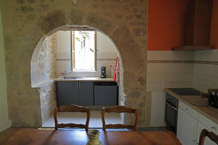 Gîte pour 3 personnes, avec vue et balcon à Entraygues-sur-Truyère - 4