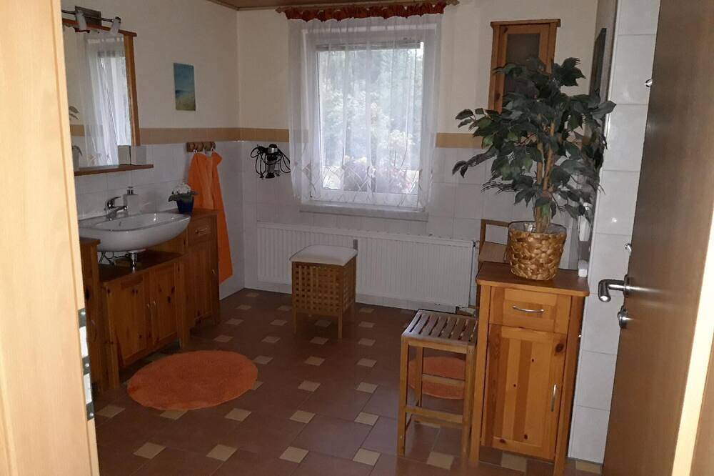 Ganze Wohnung, Ferienwohnung Lichtenhain für 1 - 6 Personen mit 2 Schlafzimmern - Ferienwohnung in Ein- oder Mehrfa in Kirnitzschtal, Sebnitz