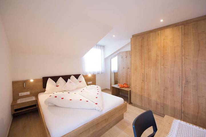 Appartement entier, Bright vacation apartment with terrace for a relaxing vacation with mountain views included in Kalterer See, Caldaro sulla Strada del Vino