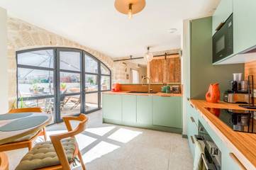 Location de vacances pour 8 personnes, avec terrasse et jardin, adapté aux familles à Moulézan