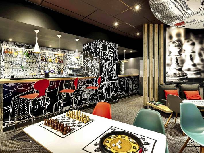 Hôtel pour 3 personnes, avec jardin et piscine, animaux acceptés dans Futuroscope - 2