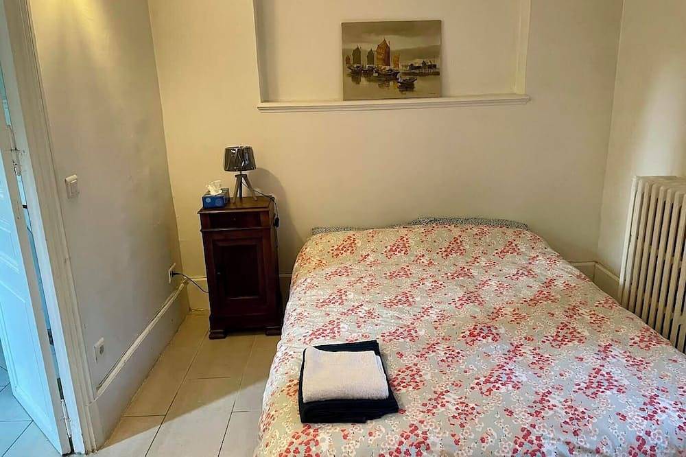 Entire apartment, ★Couples Getaway★30 min drive from Paris★ Bright & Cozy Countryside Flat 1Bd in Le Pecq, Yvelines
