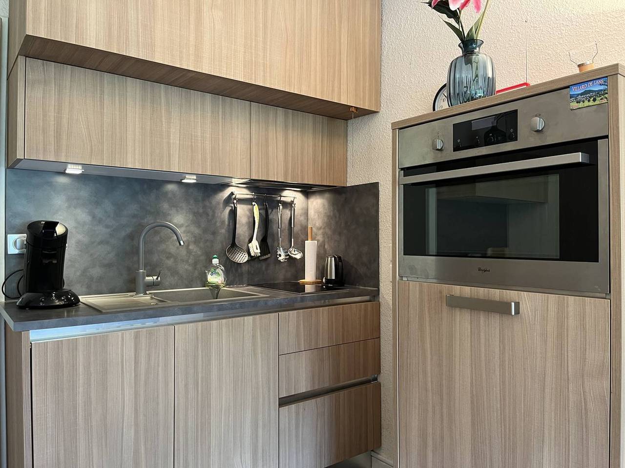 Studio entier, Studio confortable, idéal pour 4, avec balcon, proche pistes et centre bourg ! in Villard-de-Lans, Parc naturel régional du Vercors