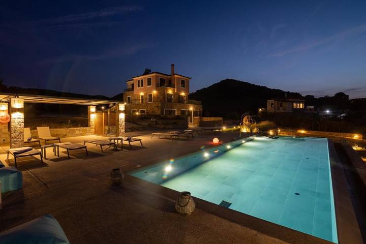 Maison de vacances pour 5 personnes, avec jardin ainsi que jacuzzi et piscine, adapté aux familles