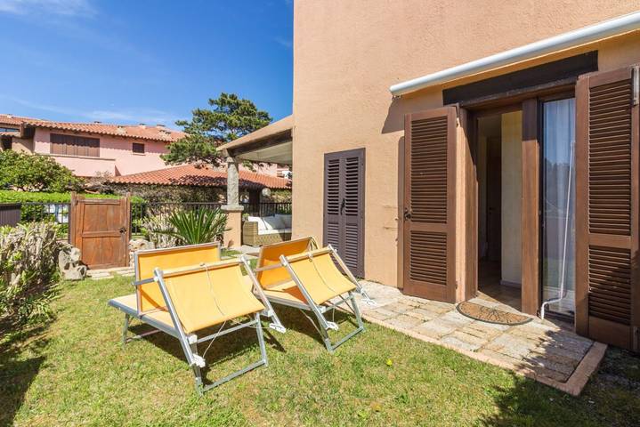 Entire apartment, Porto Rotondo Apt w/ Parking & Veranda in Porto Rotondo, Olbia