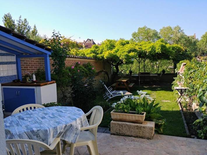 Location de vacances pour 4 personnes, avec vue et jardin à Verdun-sur-le-Doubs - 2