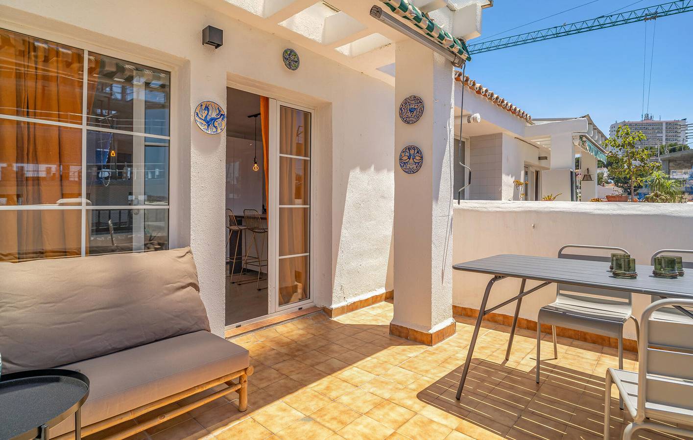 Entire holiday apartment, Luxury Apartment with Pool and Terrace, 2.5km to Playas del Duque in Nueva Andalucia Golf Valley, Marbella