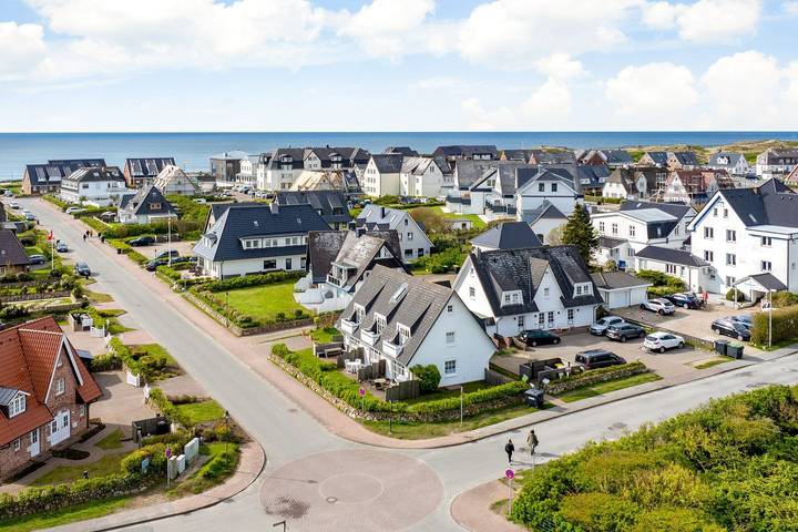 Ganze Wohnung, Ferienwohnung im Og, Dg, ca. 50m² Nutzfläche, 1 Parkplatz, Nichtraucher in Wenningstedt, Sylt