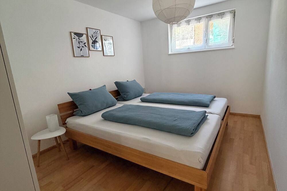 Ganze Wohnung, Klimatisierte Ferienwohnung in schöner Ortsrandlage in Heitersheim, Südschwarzwald