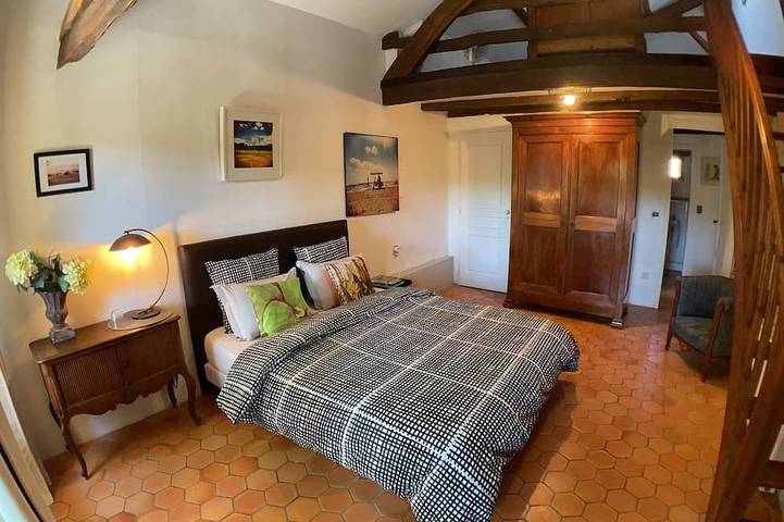 Chambre en rez de jardin avec entrée indépendante in Veyrines-de-Domme, Périgord Noir