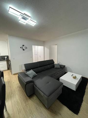 Gîte pour 4 personnes, avec terrasse et piscine à Saint-Loubès