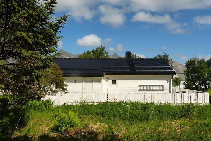 Gîte pour 5 personnes, avec jardin et vue dans Berg (Norvège)