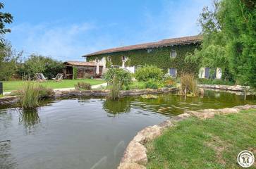 Gîte pour 6 personnes, avec sauna et balcon ainsi que jardin et piscine dans l' Ain