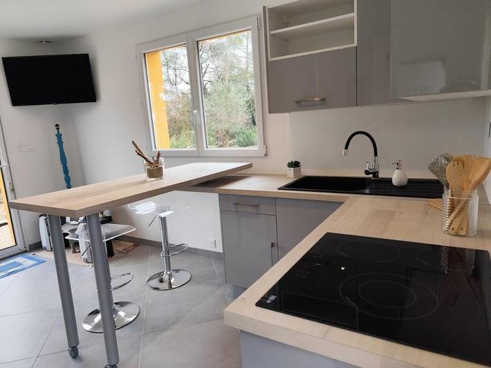 Location de vacances pour 4 personnes, avec terrasse et piscine à La Verdière - 4