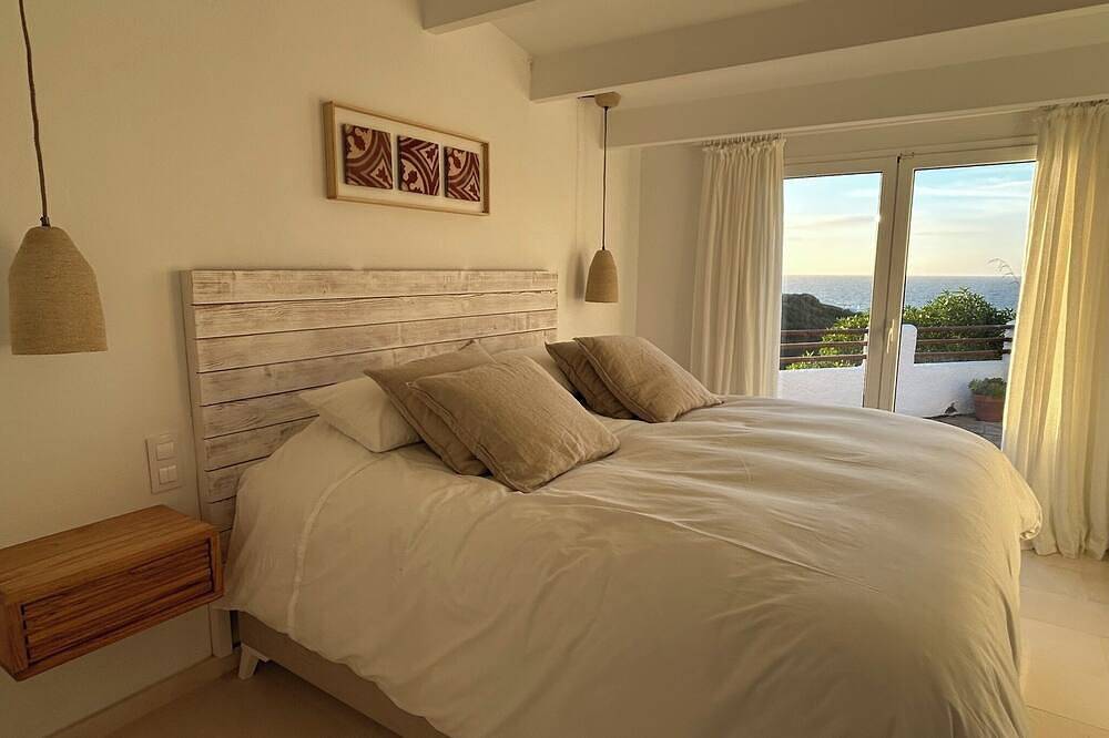 Neu! Villa Nostrum mit herrlichem Meerblick, kurzer Fußweg zum Strand & Bars & Ac in Binibeca, Sant Lluís