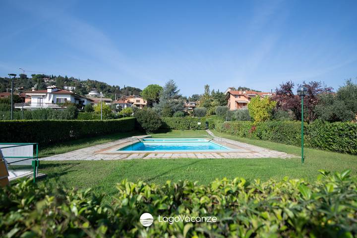 Ferienwohnung für 4 Personen, mit Balkon und Garten sowie Pool - 1