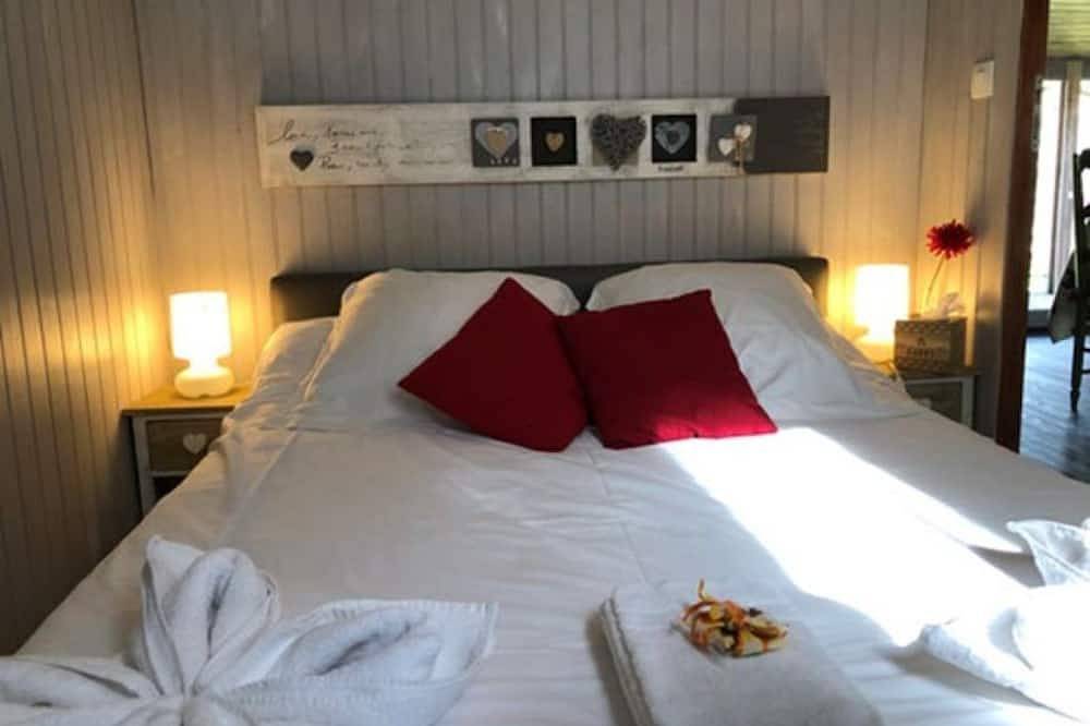 The gite of Lily's chalet sleeps 4 in La Salvetat-sur-Agout, Béziers region