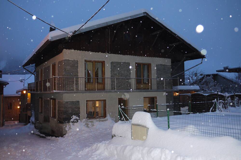 Charming 3-bedroom chalet in Bozel, two minutes from the Highstreet in Bozel, Massif de la Vanoise