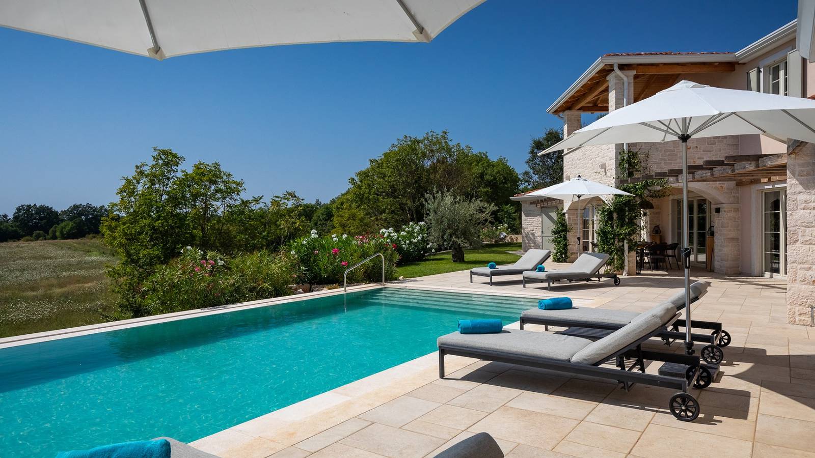 Villa Rapavel by Villas Guide in Anzici, Zentralistrien