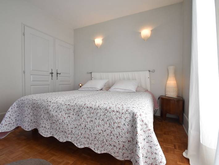 Gîte pour 6 personnes, avec terrasse dans Forteresse médiévale de Yèvre le Chatel