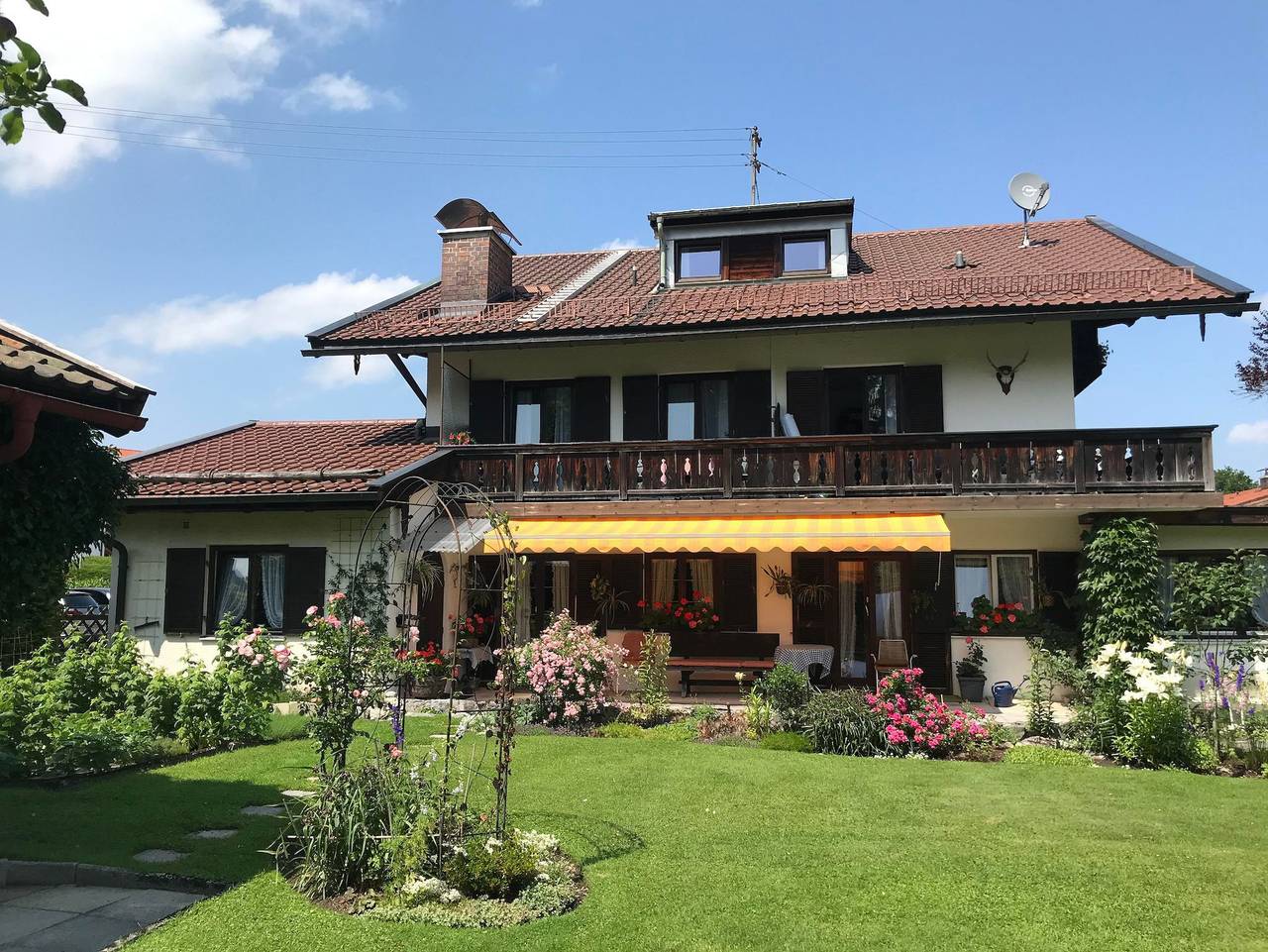 Ganzes Studio, Haus Waltraud - Haus Waltraud - Doppelzimmer (1) ohne Küchenzeile in Bad Wiessee, Bayerische Alpen