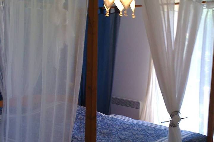 Location de vacances pour 6 personnes, avec jardin ainsi que piscine et sauna, animaux acceptés à Pierrevert - 3