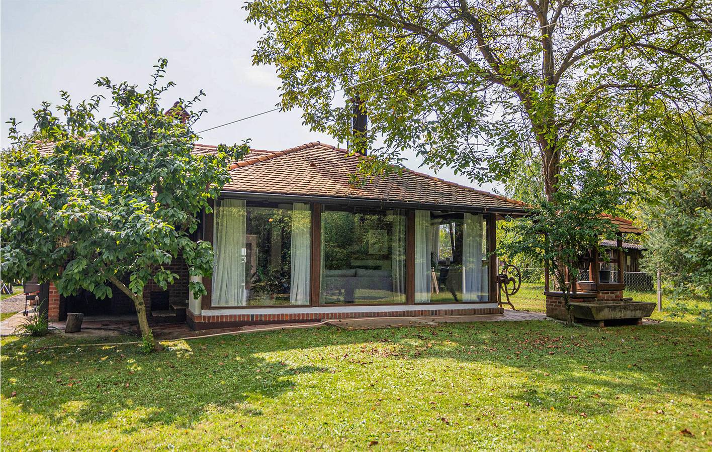 Reizende 2-Zimmer-Wohnung mit Pool, WLAN und Zugang zum Fluss – der ideale Rückzugsort! in Vukovar-Srijem