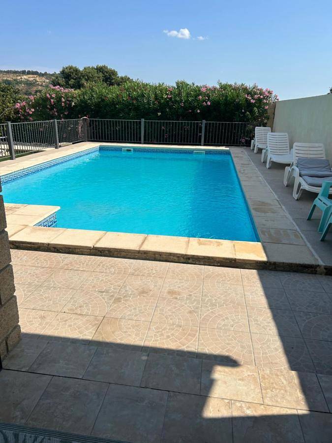 Location de vacances pour 6 personnes, avec piscine et terrasse à Vallabrix - 4