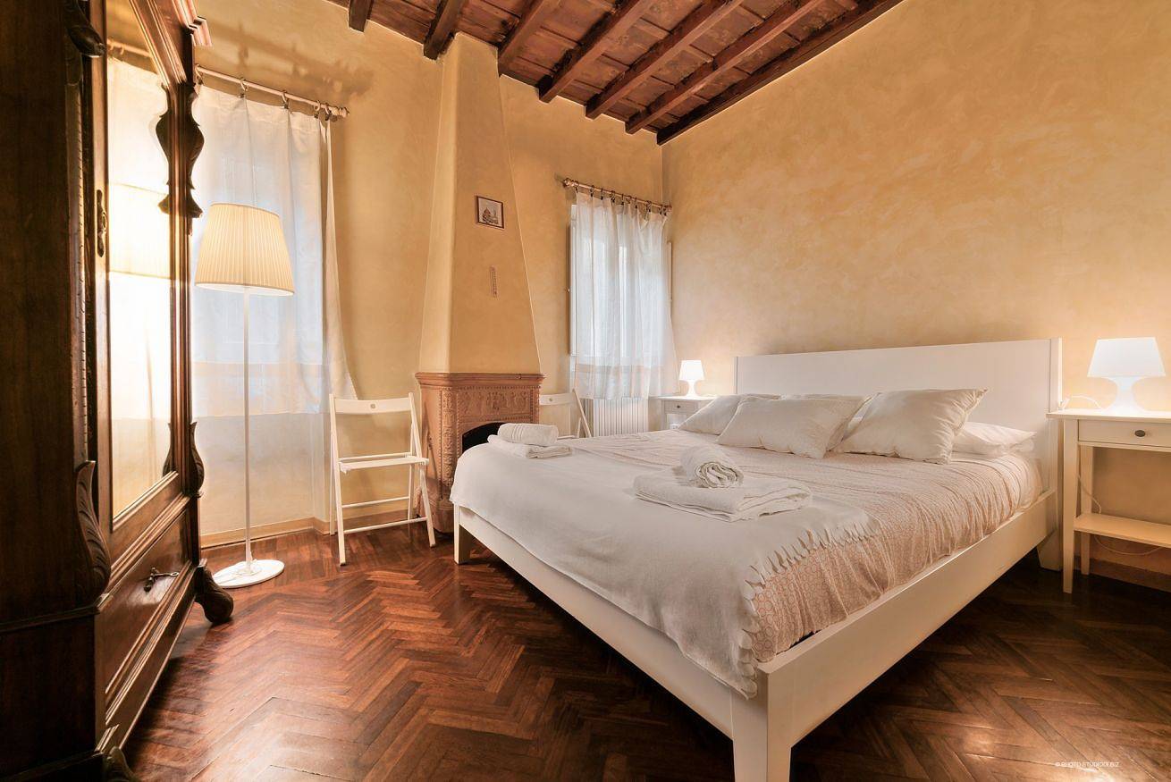 Entire apartment, Wine Apartments Florence Trebbiano in Florence city center, Florence