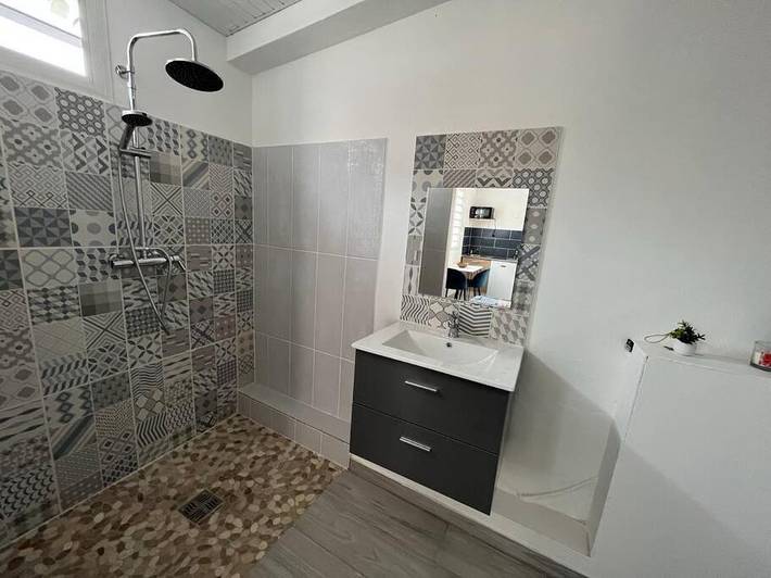 Gîte pour 2 personnes, avec jardin et jacuzzi à Le Lamentin - 3