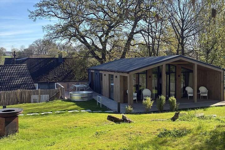 Ferienwohnung für 4 Personen, mit Garten und Pool in Waldbröl