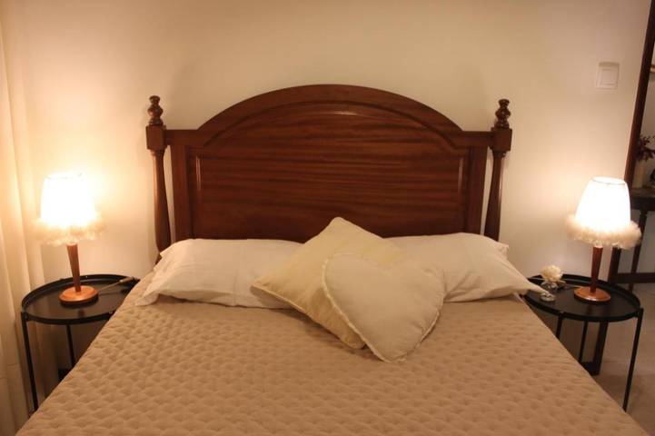 Location de vacances pour 6 personnes, avec piscine ainsi que vue et jardin à Santa Maria da Feira - 4